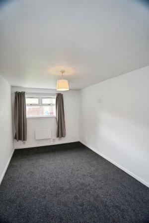 2 bedroom Flat to let in Lumley Place, Grangemouth, Falkirk, FK3