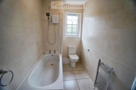 2 bedroom Flat to let in Creteil Court, Falkirk, FK1