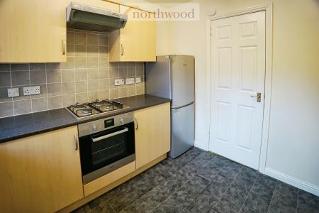 2 bedroom Flat to let in Creteil Court, Falkirk, FK1