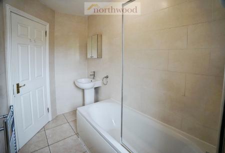 2 bedroom Flat to let in Creteil Court, Falkirk, FK1