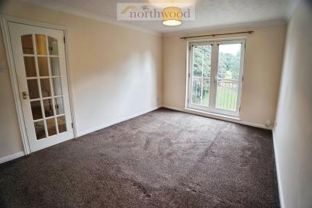 2 bedroom Flat to let in Creteil Court, Falkirk, FK1