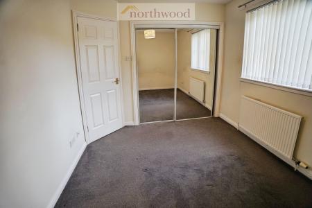 2 bedroom Flat to let in Creteil Court, Falkirk, FK1