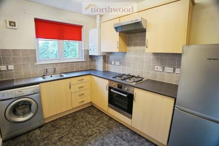 2 bedroom Flat to let in Creteil Court, Falkirk, FK1