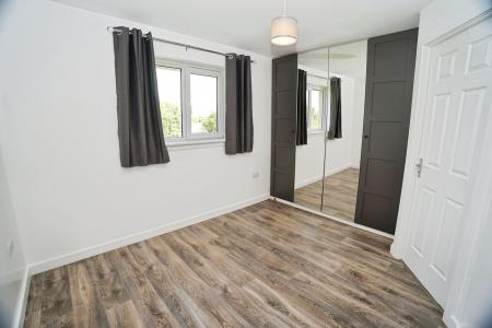 2 bedroom Flat to let in Thornbank Crescent, Falkirk, FK2