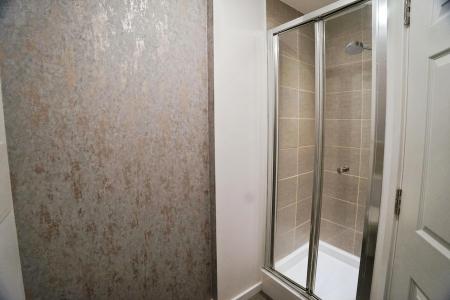 2 bedroom Flat to let in Thornbank Crescent, Falkirk, FK2