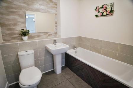 2 bedroom Flat to let in Thornbank Crescent, Falkirk, FK2