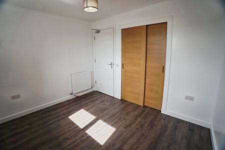 2 bedroom Flat to let in Thornbank Crescent, Falkirk, FK2