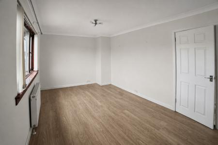 3 bedroom Semi-detached house to let in Akarit Road, Stenhousemuir, Larbert, FK5
