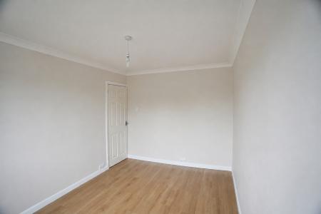 3 bedroom Semi-detached house to let in Akarit Road, Stenhousemuir, Larbert, FK5