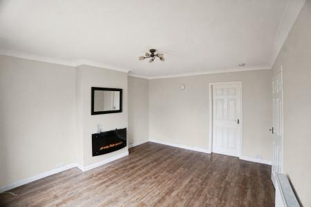 3 bedroom Semi-detached house to let in Akarit Road, Stenhousemuir, Larbert, FK5