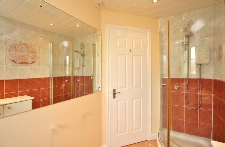 2 bedroom Flat to let in Creteil Court, Falkirk, FK1