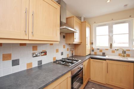 2 bedroom Flat to let in Creteil Court, Falkirk, FK1
