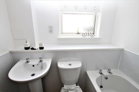 2 bedroom Apartment to let in Candleriggs Court, Alloa, FK10