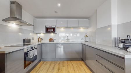2 bedroom Flat for sale in River Heights