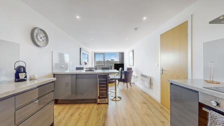 2 bedroom Flat for sale in River Heights