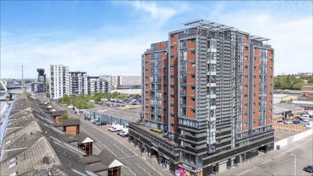 2 bedroom Flat for sale in River Heights