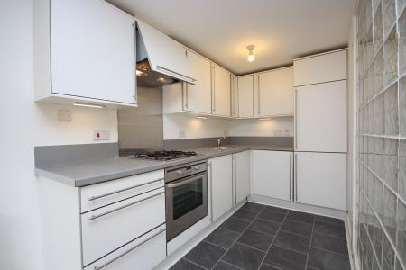 2 bedroom Flat to let in Lochburn Gate, Maryhill