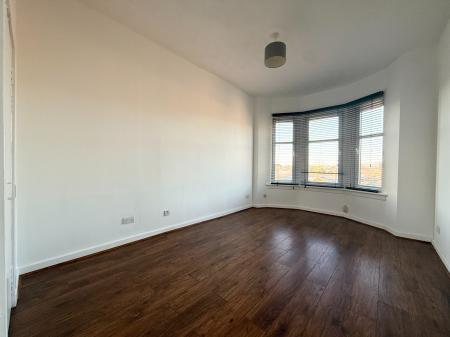 3 bedroom Flat to let in Shaftesbury Street, Clydebank