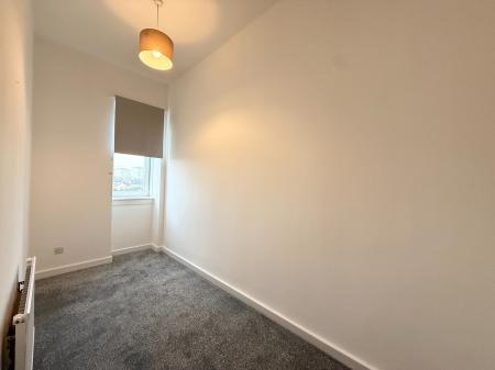 3 bedroom Flat to let in Shaftesbury Street, Clydebank