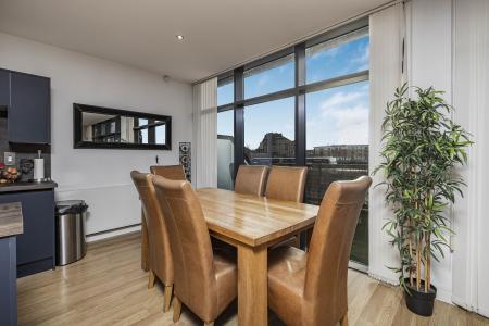 2 bedroom Flat for sale in Lancefield Quay, Finnieston