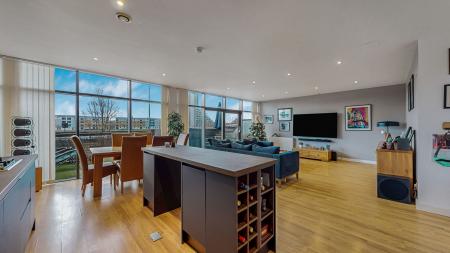 2 bedroom Flat for sale in Lancefield Quay, Finnieston
