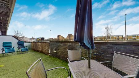 2 bedroom Flat for sale in Lancefield Quay, Finnieston