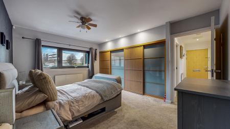 2 bedroom Flat for sale in Lancefield Quay, Finnieston