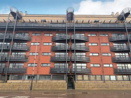 Carrick Quay, Clyde Street, Waterfront