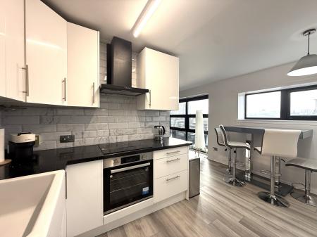 2 bedroom Flat to let in Carrick Quay, Clyde Street, Waterfront