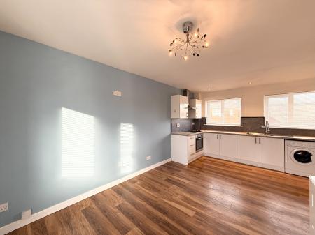 2 bedroom Flat to let in Maryhill Road, Woodside