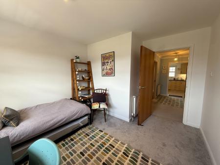 2 bedroom Flat to let in Pleasance Street, Shawlands