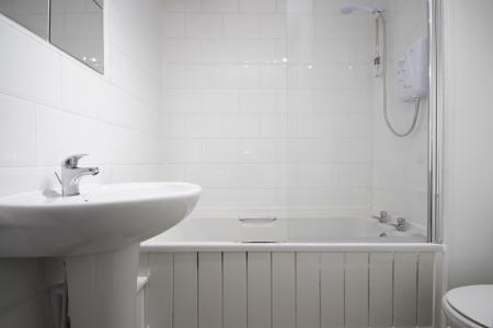 2 bedroom Flat to let in Chapelcross Avenue, Airdrie