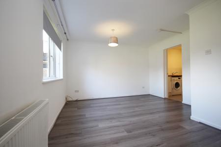 2 bedroom Flat to let in Chapelcross Avenue, Airdrie