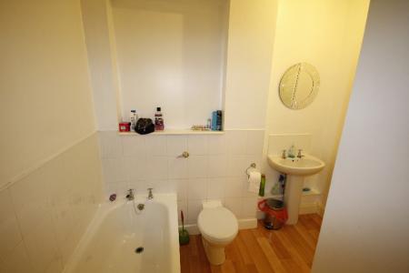 5 bedroom Flat to let in South Clerk Street, Meadows, Edinburgh, EH8