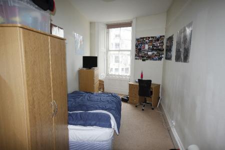 5 bedroom Flat to let in South Clerk Street, Meadows, Edinburgh, EH8