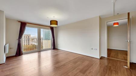 2 bedroom Flat for sale in The Plaza, Victoria Road