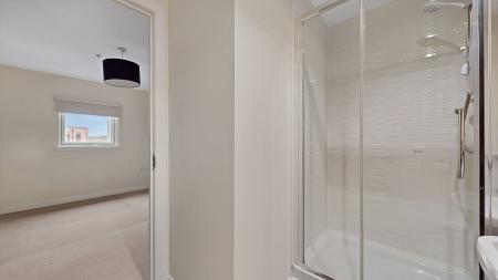 2 bedroom Flat for sale in The Plaza, Victoria Road