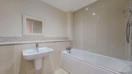 2 bedroom Flat for sale in The Plaza, Victoria Road