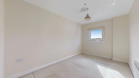 2 bedroom Flat for sale in The Plaza, Victoria Road