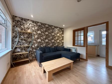 1 bedroom Terraced House to let in Millhouse Crescent, Kelvindale