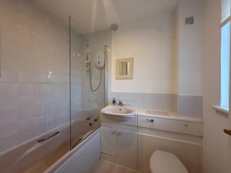 1 bedroom Terraced House to let in Millhouse Crescent, Kelvindale