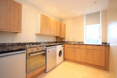 2 bedroom Flat to let in Springfield Road, Parkhead