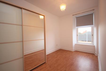 2 bedroom Flat to let in Springfield Road, Parkhead