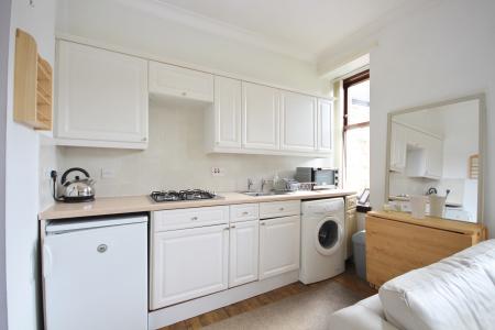 1 bedroom Flat to let in Stonelaw Road, Rutherglen