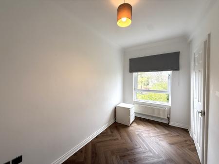 3 bedroom Flat to let in Montford Avenue, Kings Park