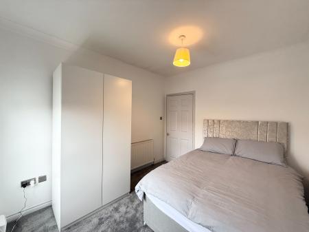 3 bedroom Flat to let in Montford Avenue, Kings Park