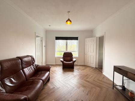 3 bedroom Flat to let in Montford Avenue, Kings Park