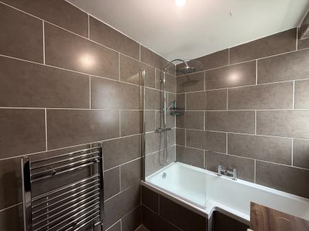 3 bedroom Flat to let in Montford Avenue, Kings Park