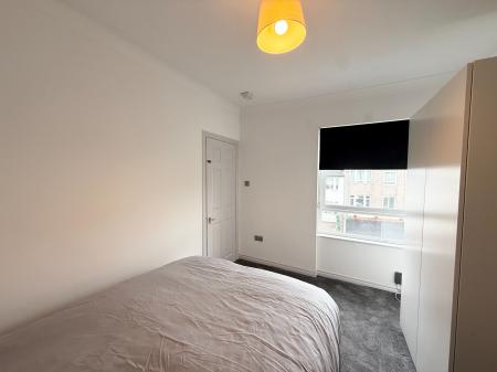 3 bedroom Flat to let in Montford Avenue, Kings Park