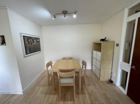 2 bedroom Flat to let in Tantallon Towers, Shawlands